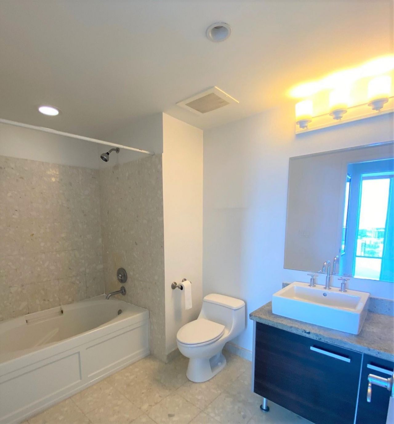 185 SW 7th Street, Unit 3708, Miami, FL 33130 Photo