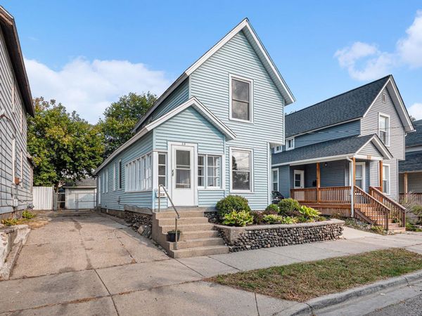 318 Hogadone Avenue SW, Grand Rapids, MI 49504