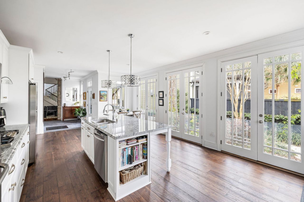 99 Logan Street Photo 13