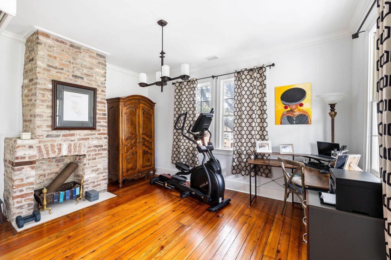 99 Logan Street Photo 26