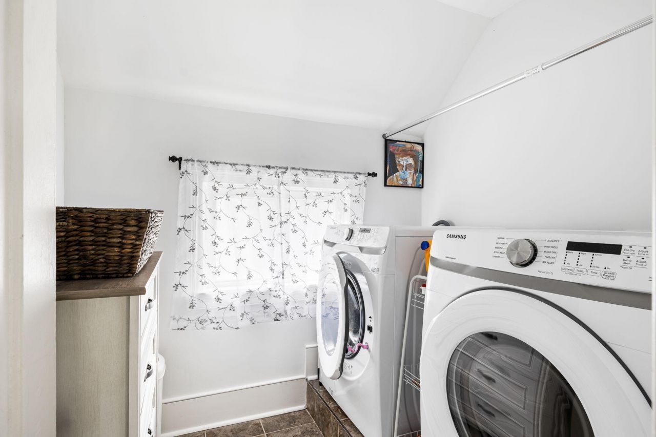 99 Logan Street Photo 28