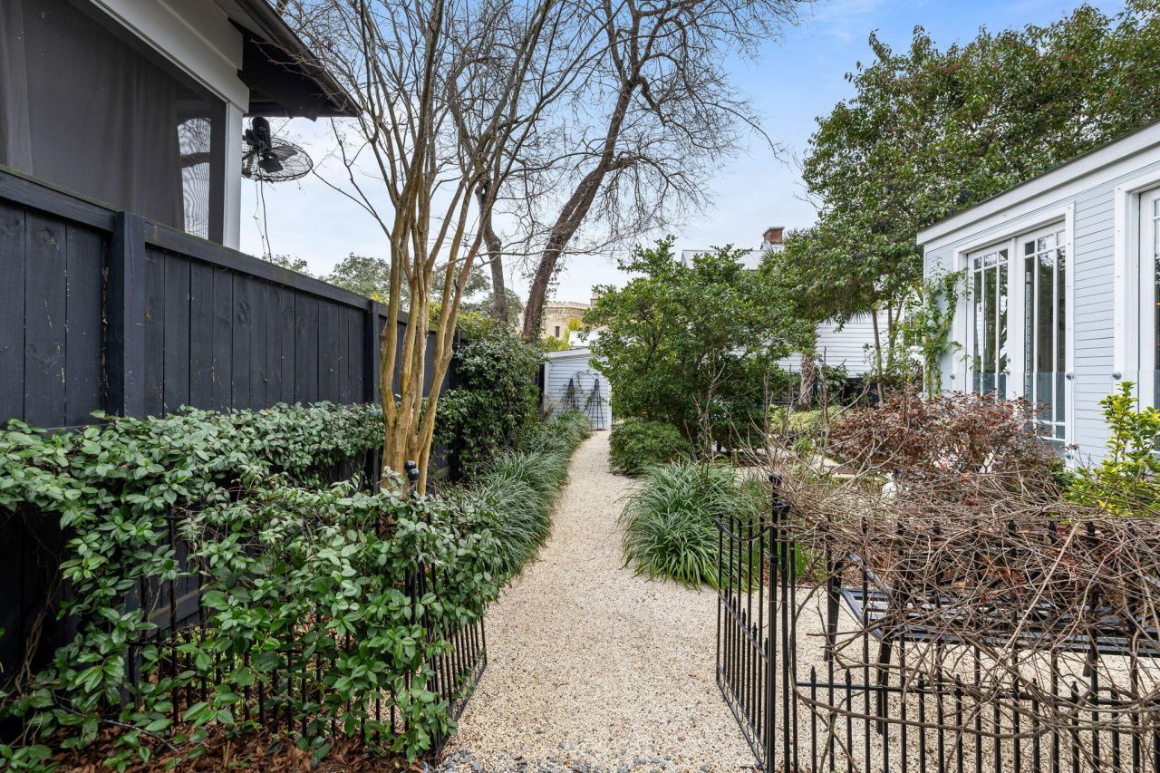 99 Logan Street Photo 31