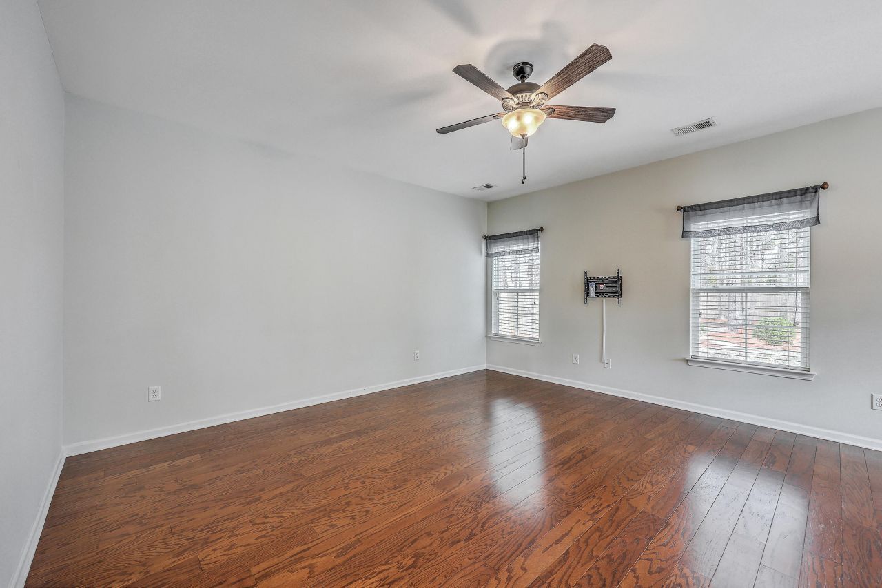 1531 Thoroughbred Boulevard Photo 14