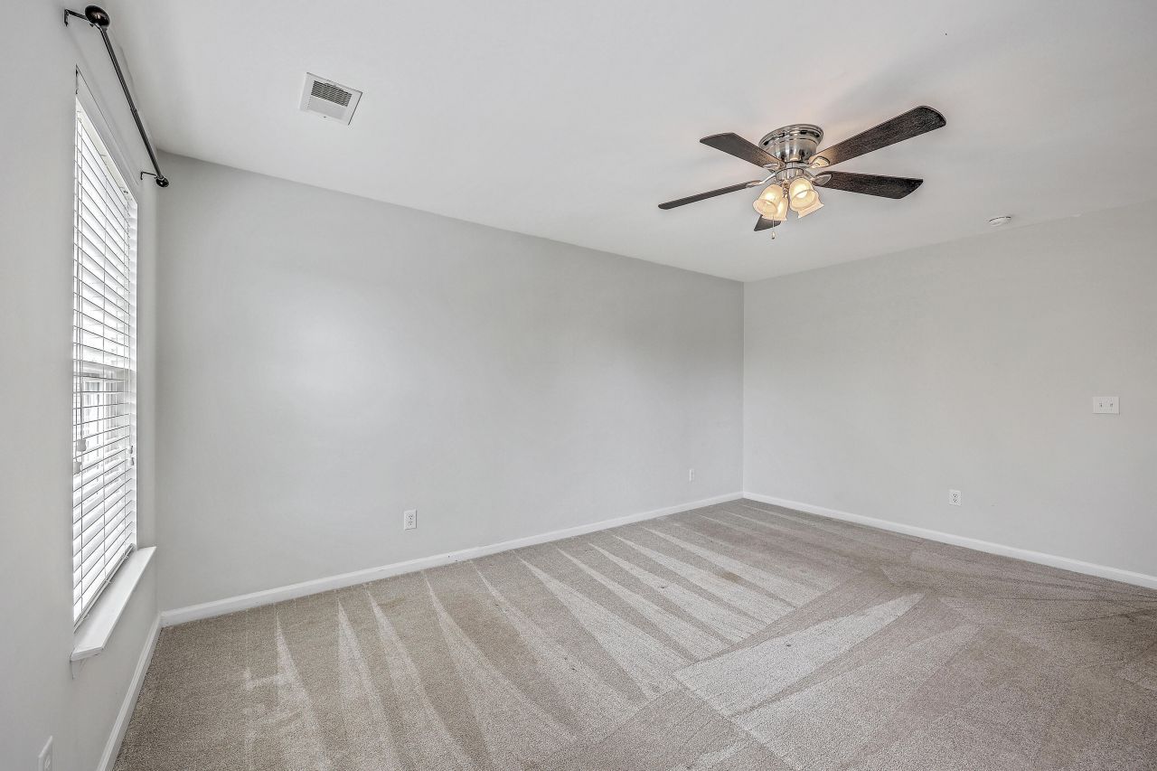 1531 Thoroughbred Boulevard Photo 17