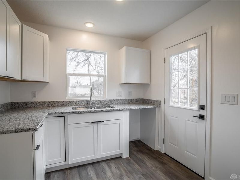 752 Cleverly Road, Dayton, OH 45417 Photo 9