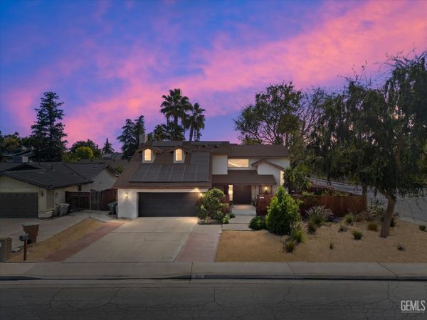 1912 Glenbrea Court, Bakersfield, CA 93309