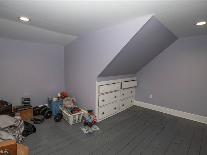 557 W Hopocan Avenue, Barberton, OH 44203 Photo 22