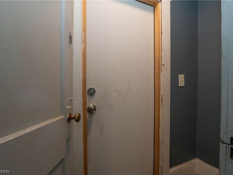 557 W Hopocan Avenue, Barberton, OH 44203 Photo 24