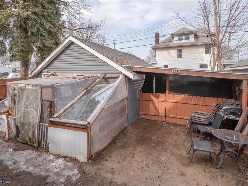 557 W Hopocan Avenue, Barberton, OH 44203 Photo 27