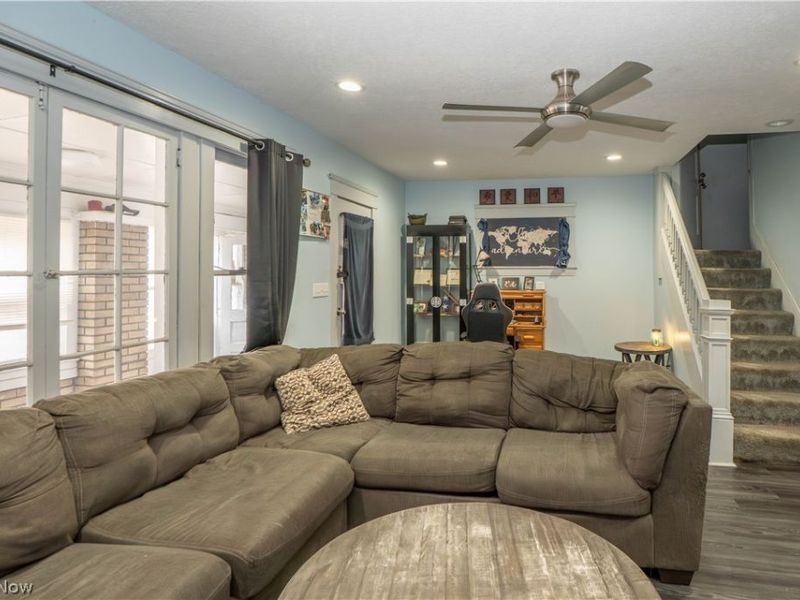 557 W Hopocan Avenue, Barberton, OH 44203 Photo 6