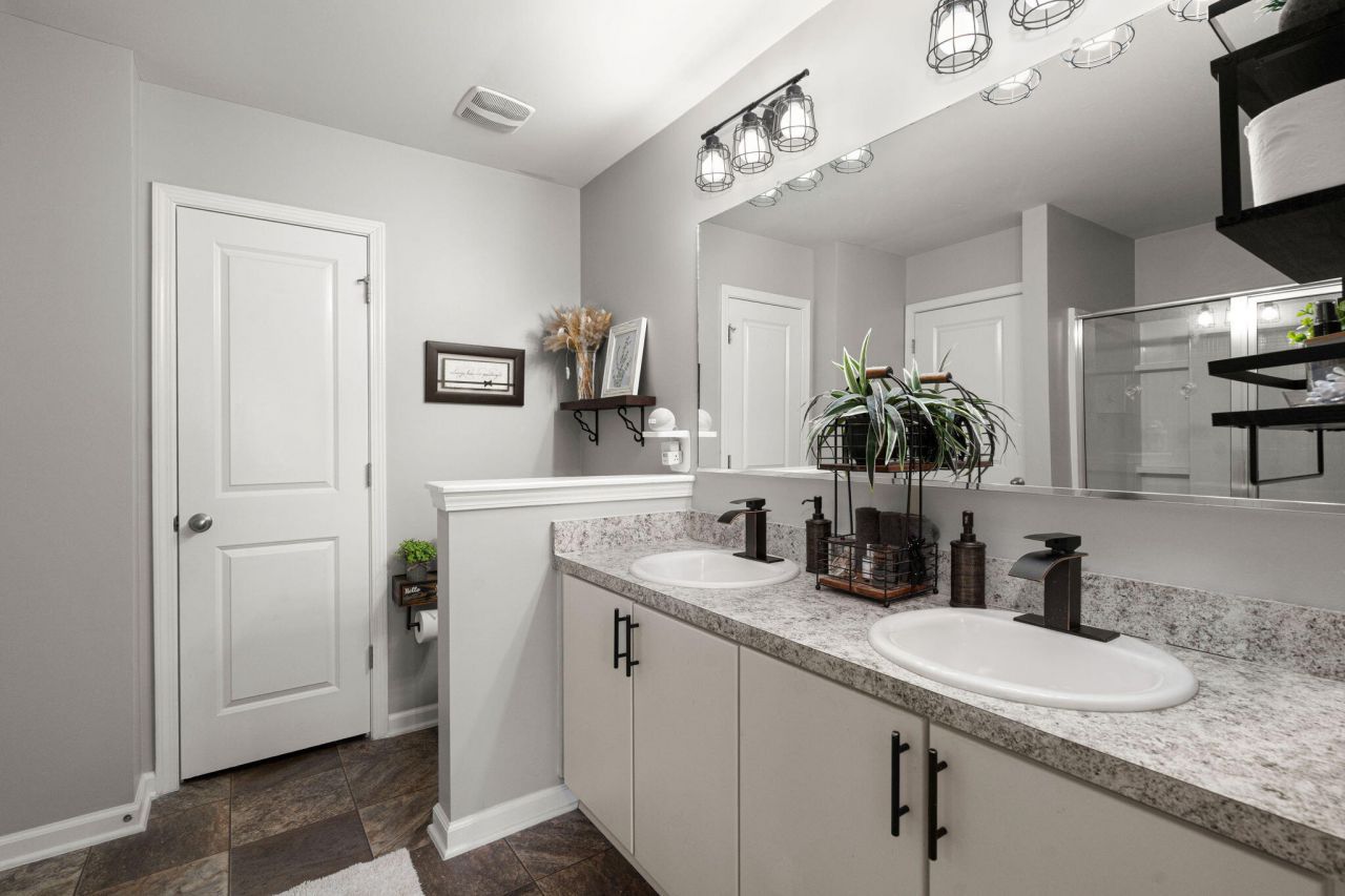 8750 Pasture Court Photo 23