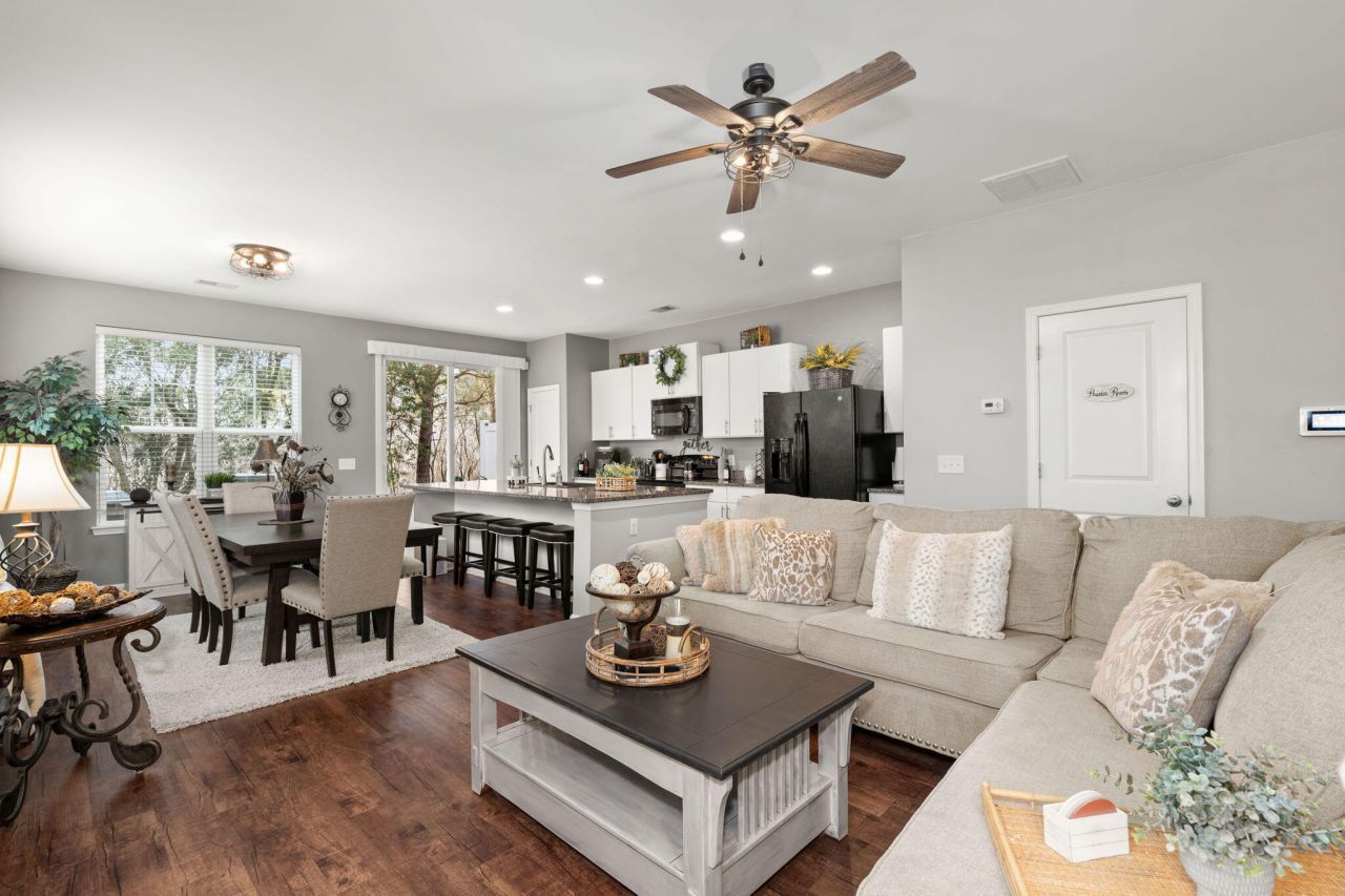 8750 Pasture Court Photo 8