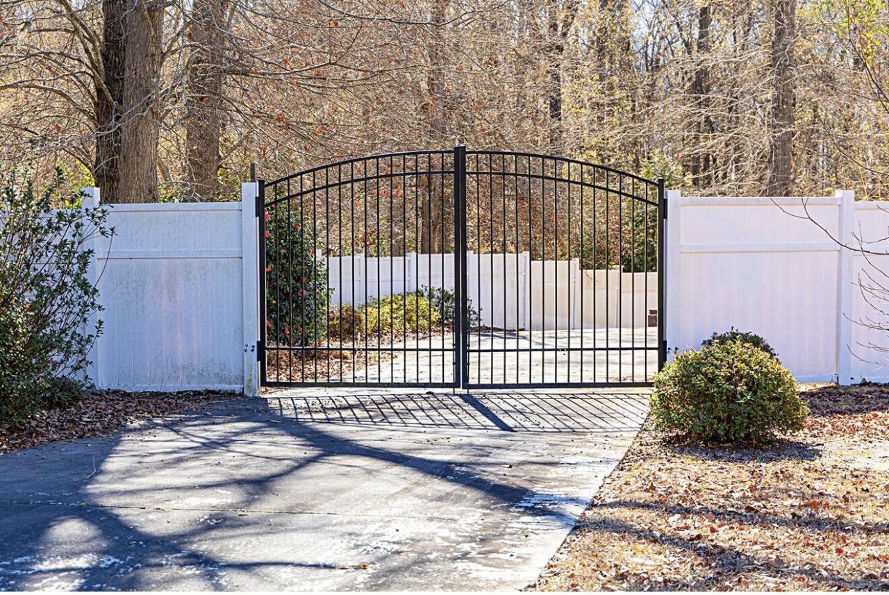 1560 Lee Boulevard Photo 21