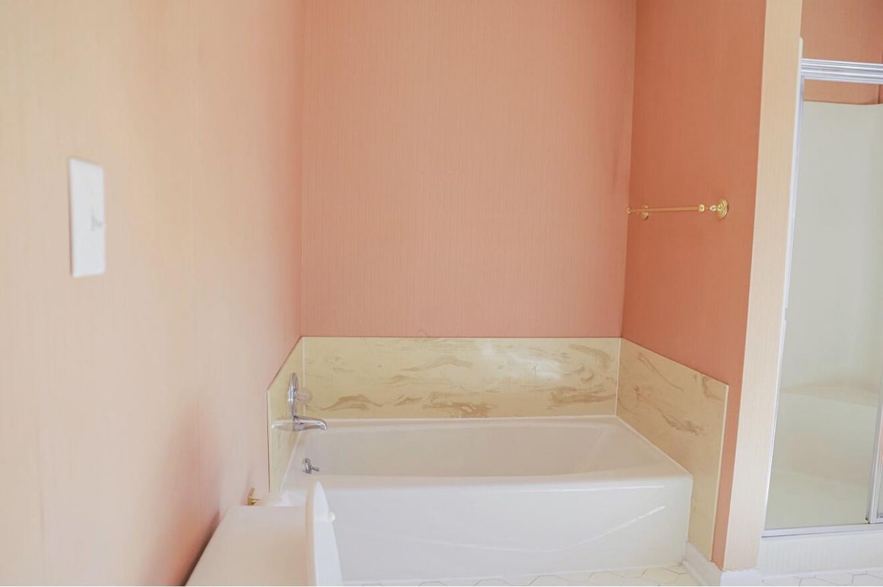 1560 Lee Boulevard Photo 31