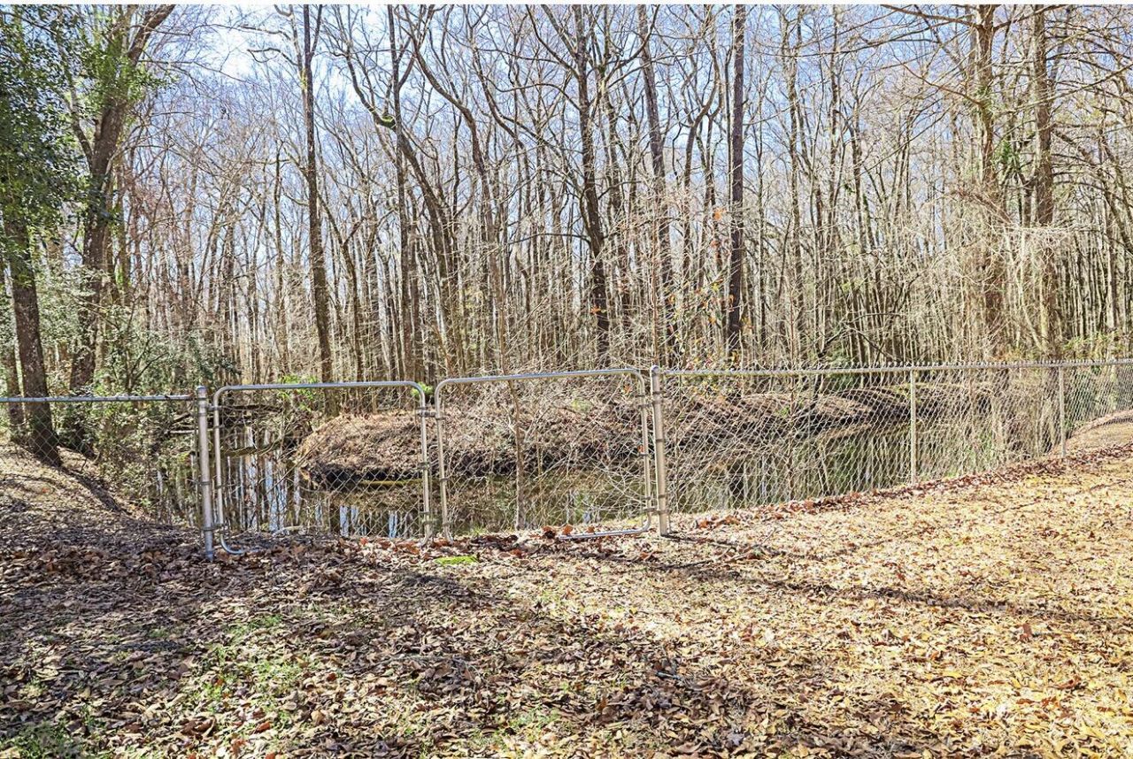 1560 Lee Boulevard Photo 40