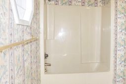 1560 Lee Boulevard photo 4