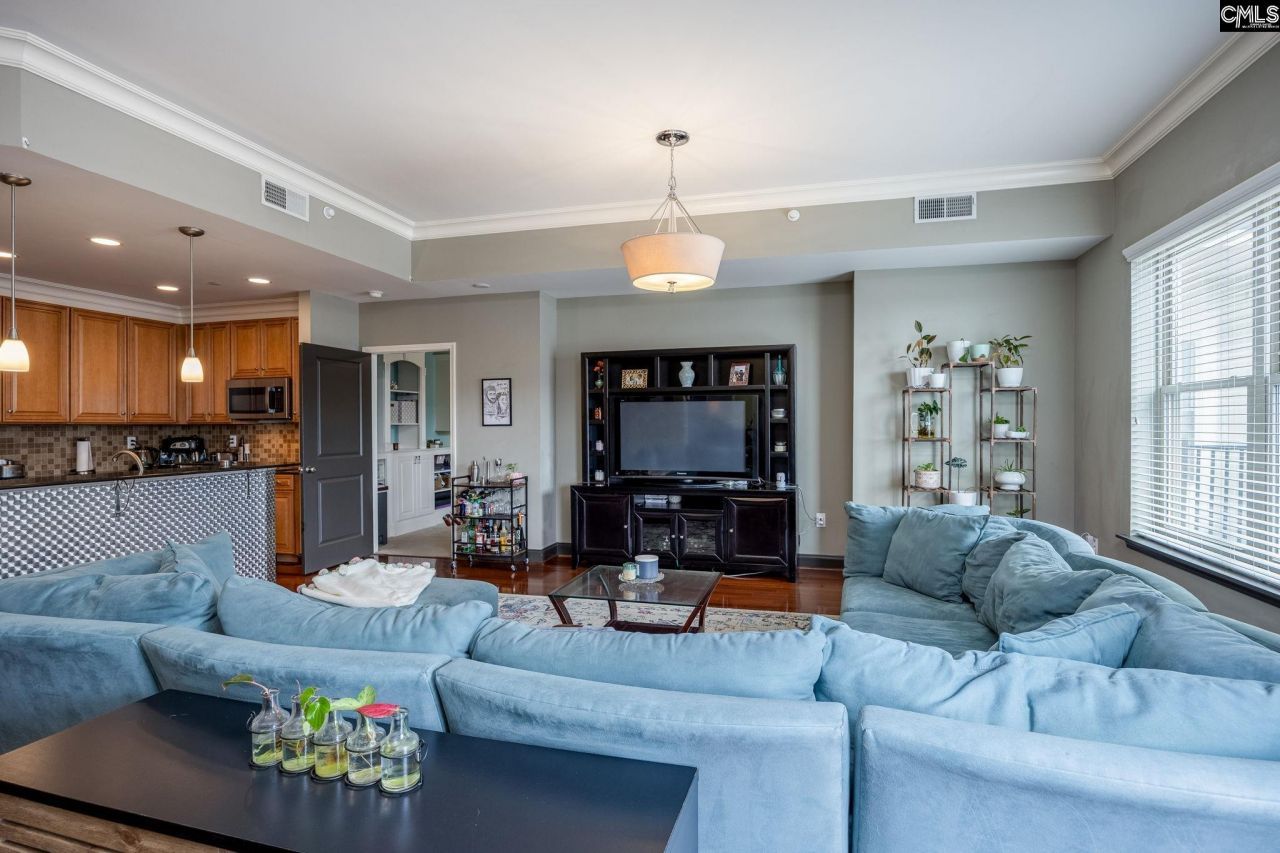 601 Main Street Photo 7