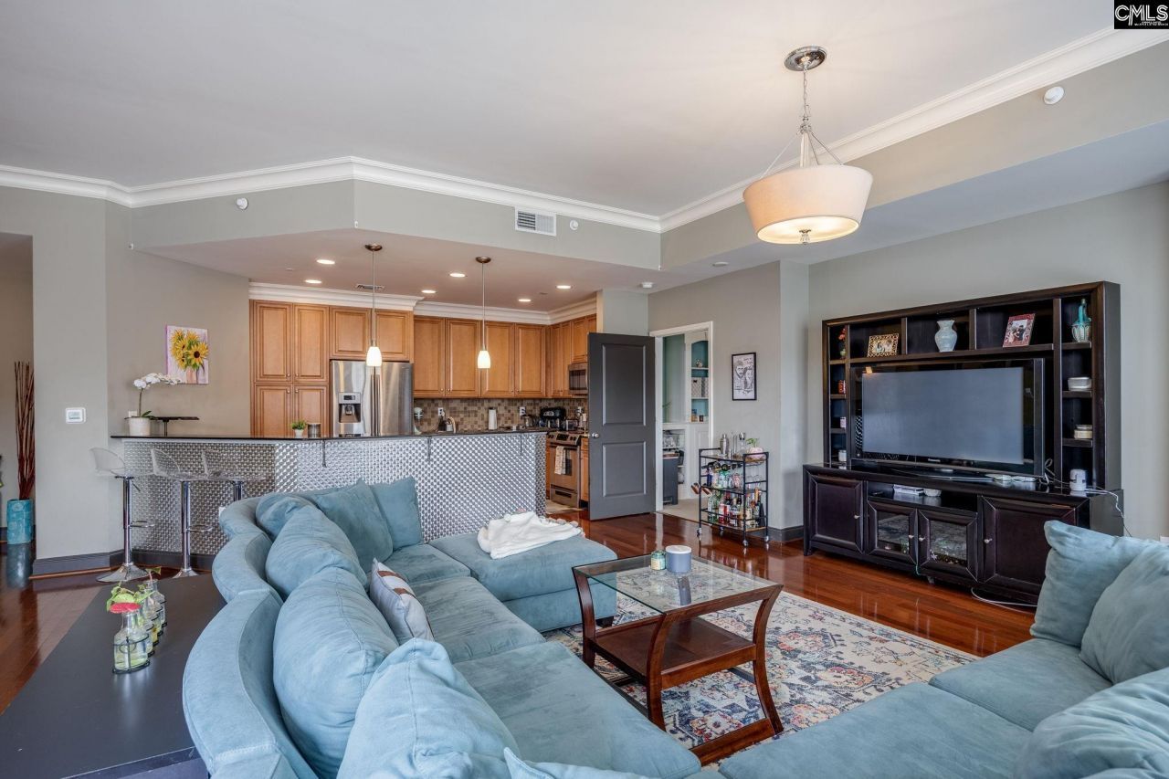 601 Main Street Photo 8