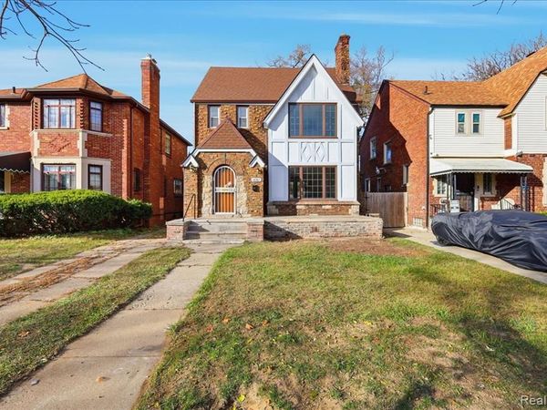 18961 Pennington Drive, Detroit, MI 48221