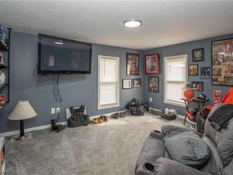 557 W Hopocan Avenue, Barberton, OH 44203 Photo 19