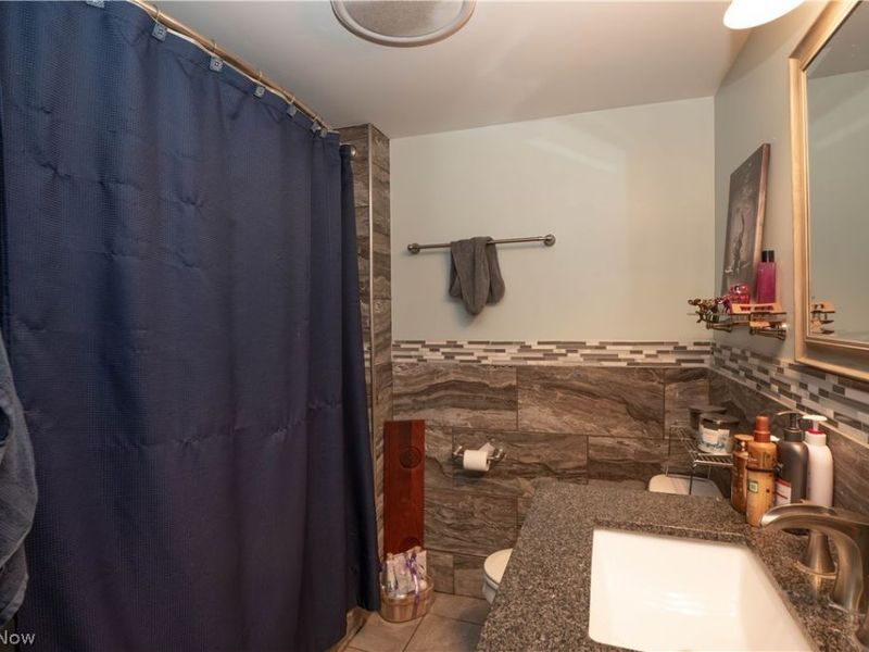 557 W Hopocan Avenue, Barberton, OH 44203 Photo 23