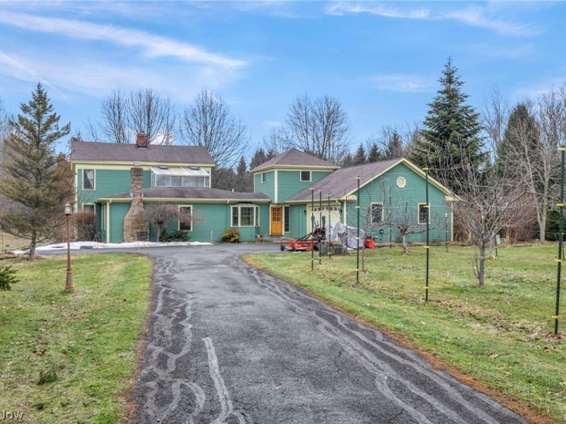 8051 Euclid Chardon Road, Kirtland, OH 44094 Photo 3