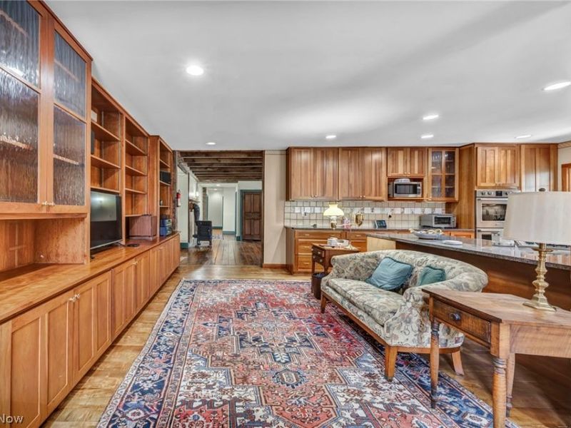 8051 Euclid Chardon Road, Kirtland, OH 44094 Photo 7