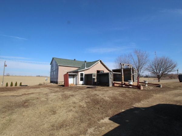 15210 MURPHY Road, Winnebago, IL 61088