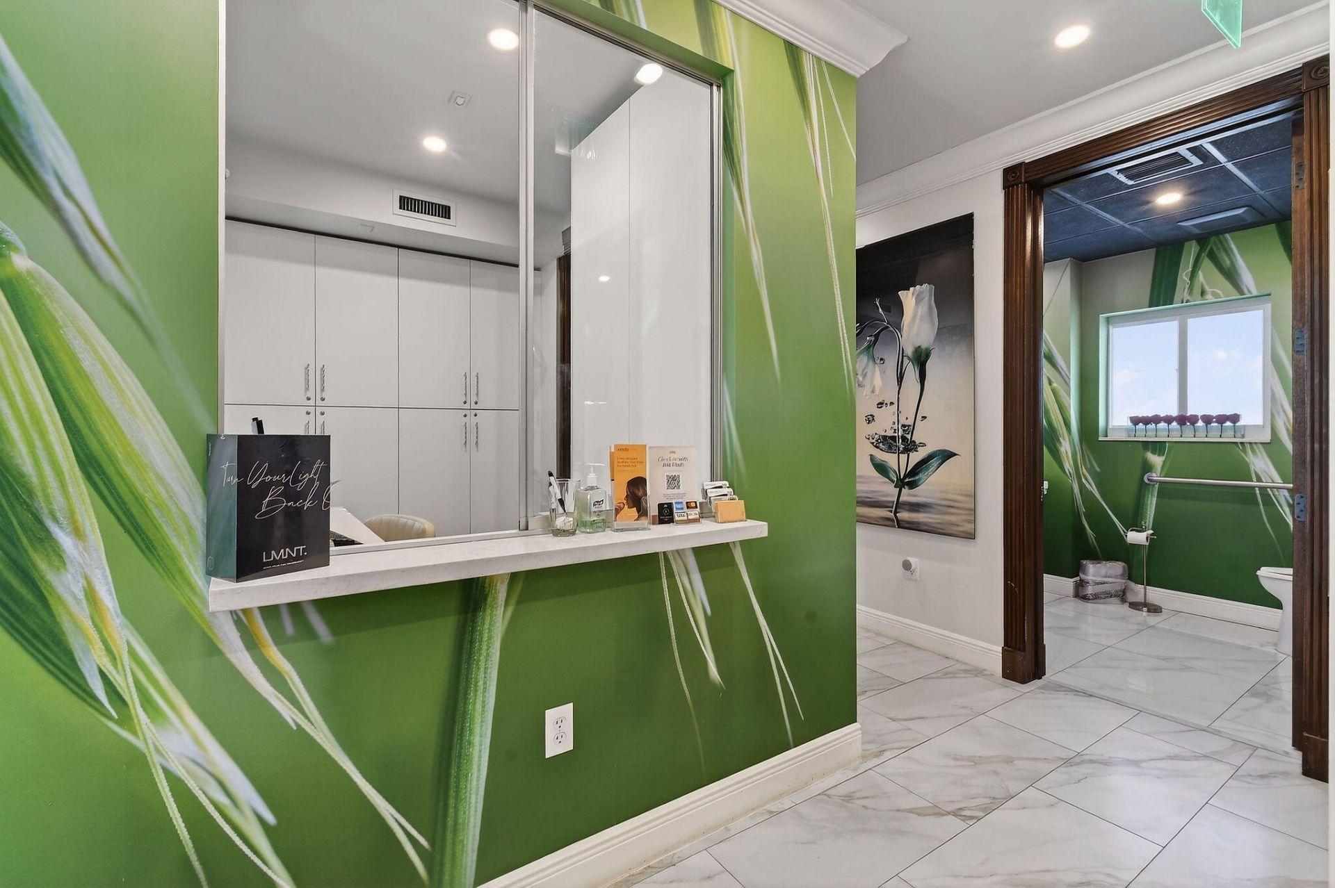 249 Peruvian Avenue, Unit 1811, Palm Beach, FL 33480 Photo