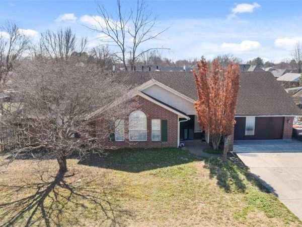 2415 Cardinal Drive , Springdale, AR 72764