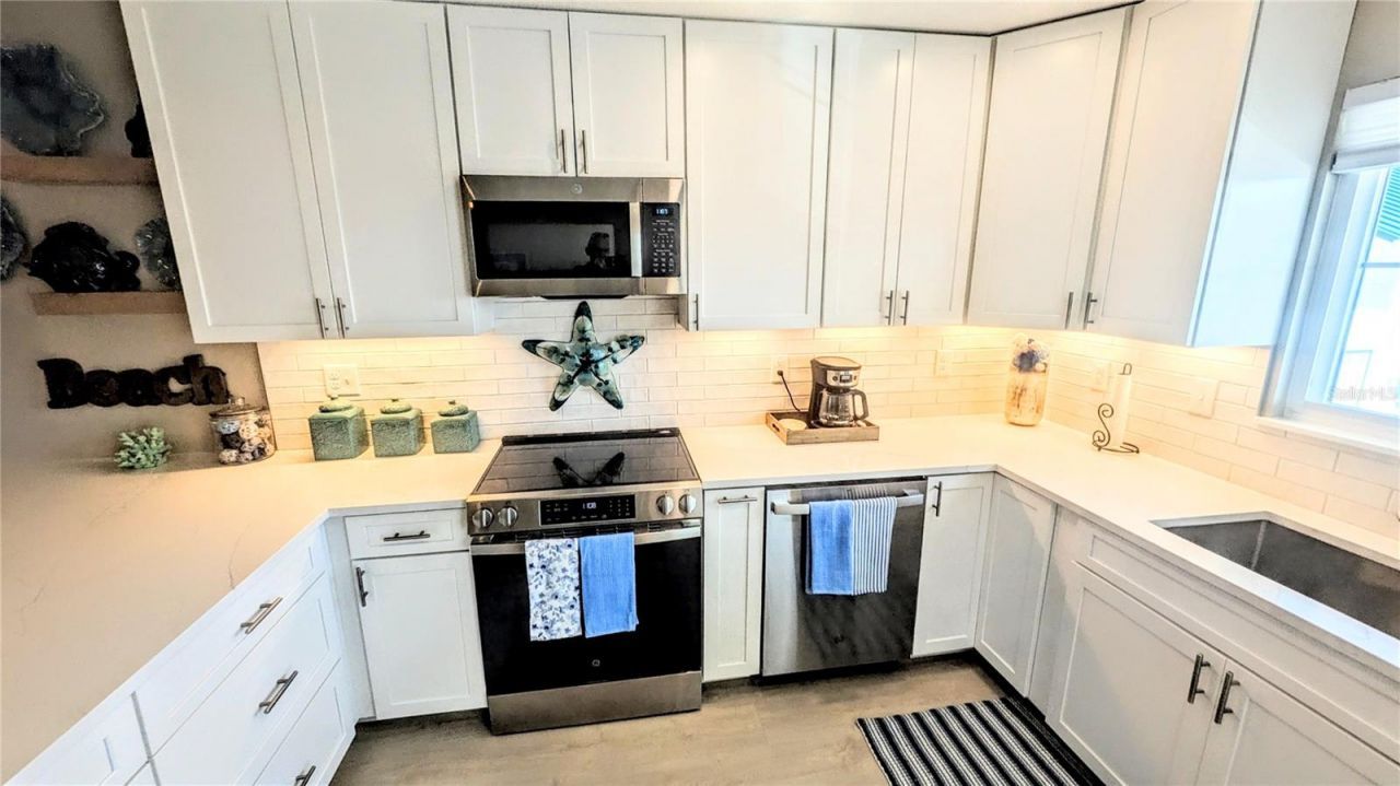 958 Sandpiper Circle, Unit 958, Bradenton, FL 34209 Photo