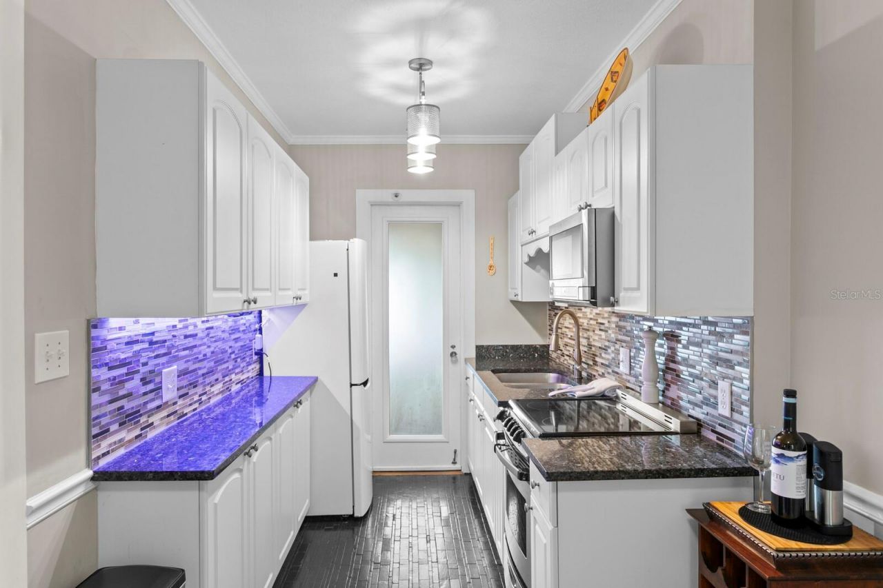 130 4th Avenue N, Unit 105, Saint Petersburg, FL 33701 Photo