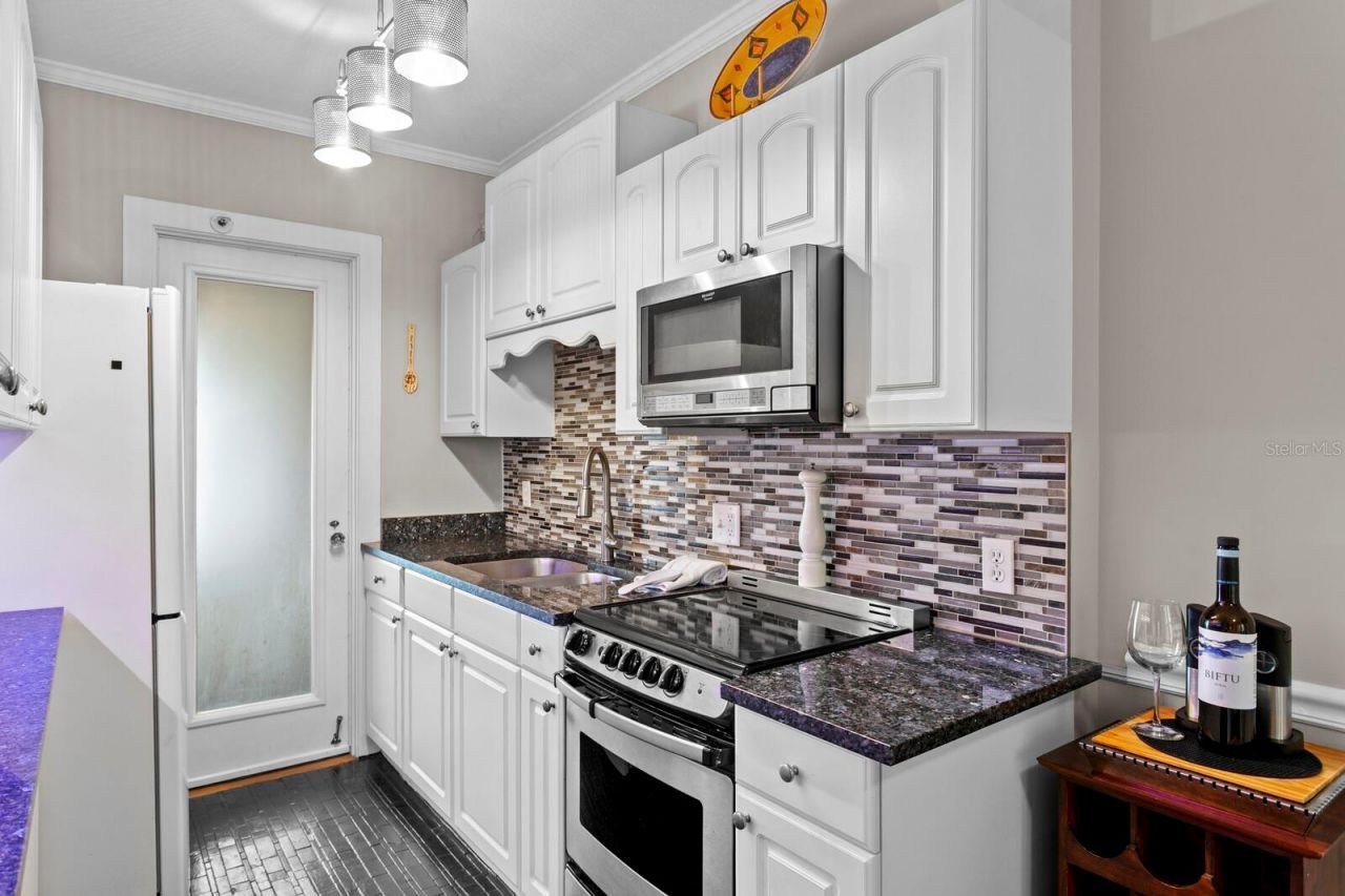 130 4th Avenue N, Unit 105, Saint Petersburg, FL 33701 Photo