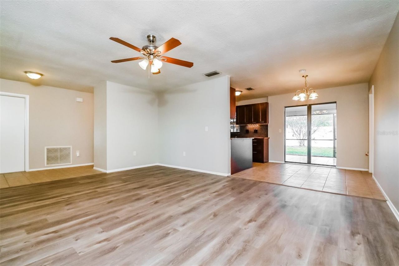 8419 Brandeis Circle E, Sarasota, FL 34243 Photo