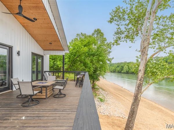 1300 River Valley Road, Doniphan, MO 63935