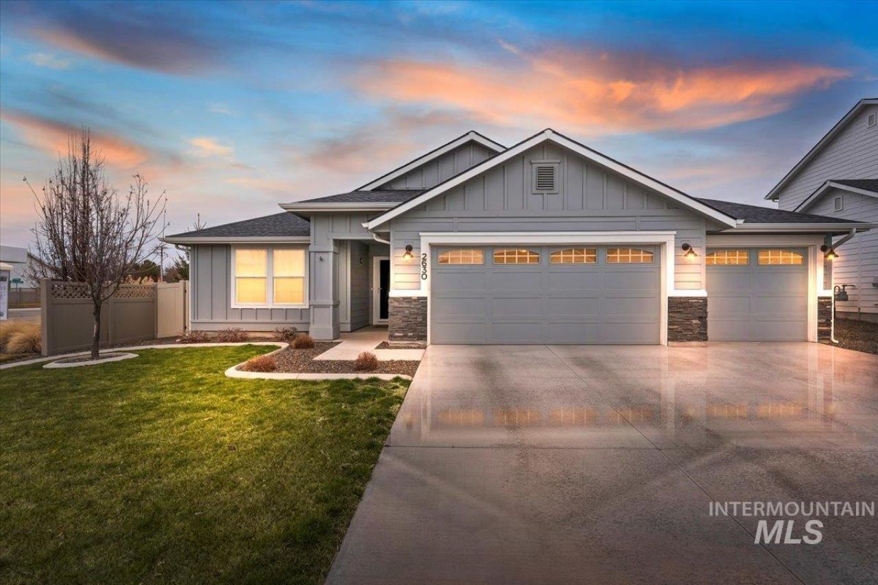 2630 E Night Rider Dr primary photo