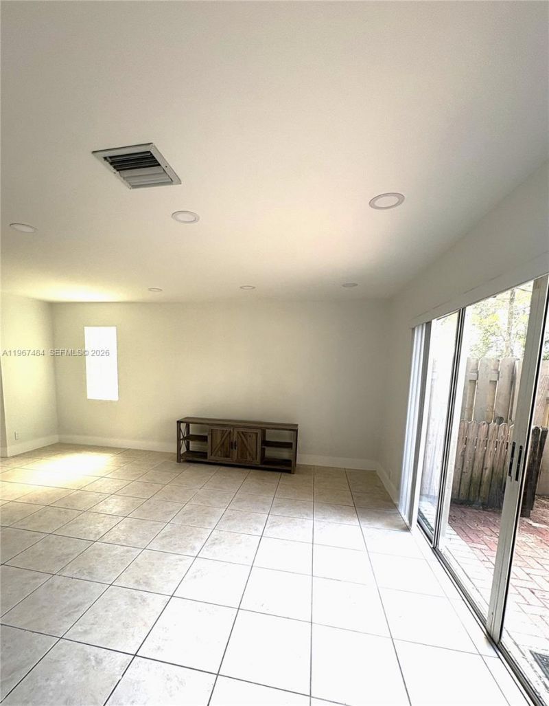 3743 NW 122nd Ter , Sunrise, FL 33323 Photo