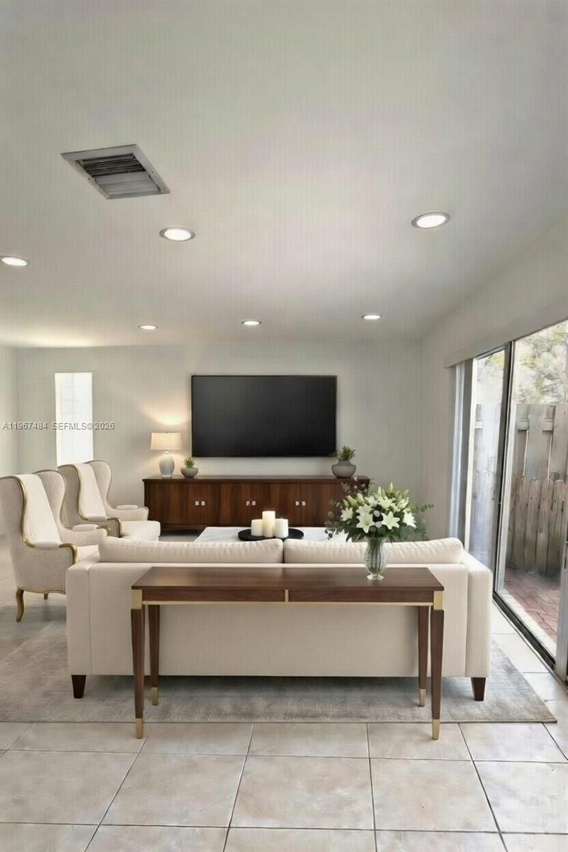 3743 NW 122nd Ter , Sunrise, FL 33323 Photo