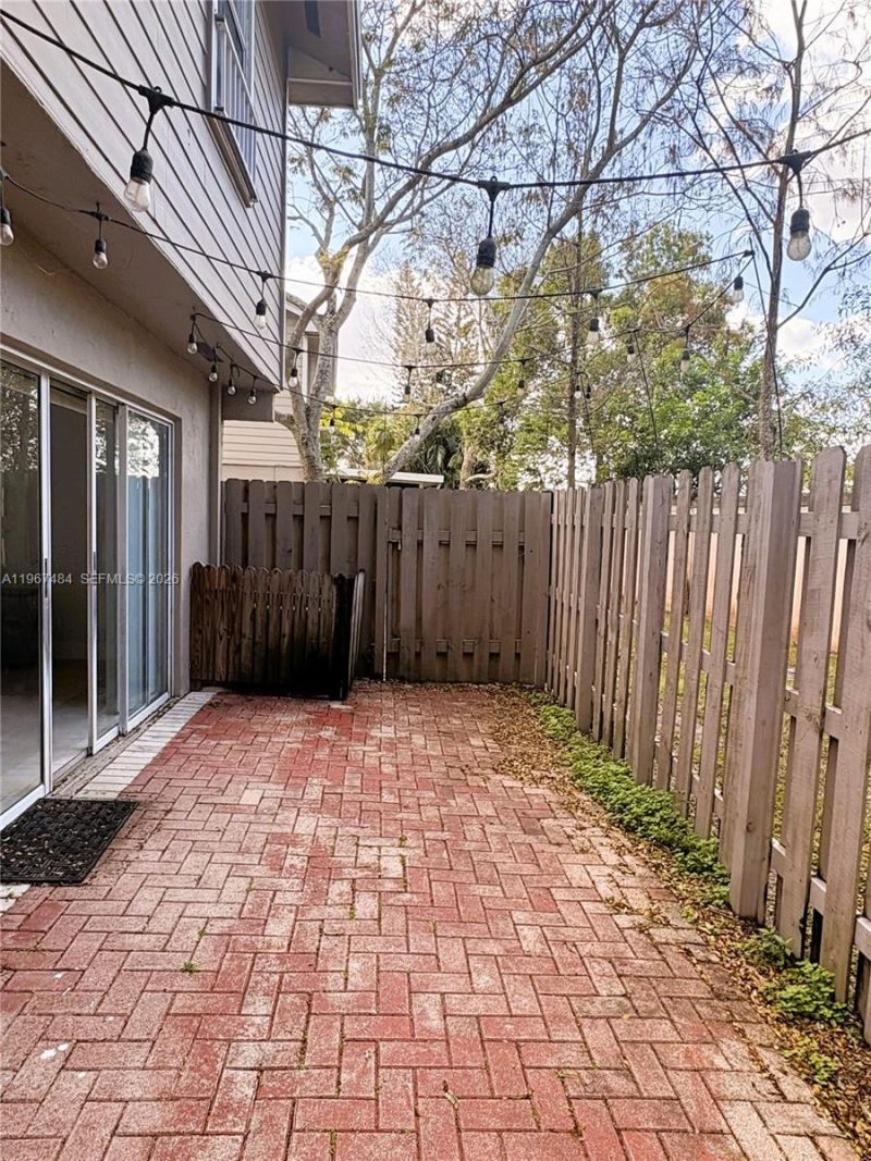 3743 NW 122nd Ter , Sunrise, FL 33323 Photo