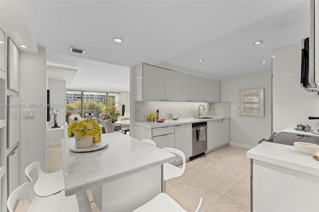 199 Ocean Lane Dr, Unit 311, Key Biscayne, FL 33149 Photo