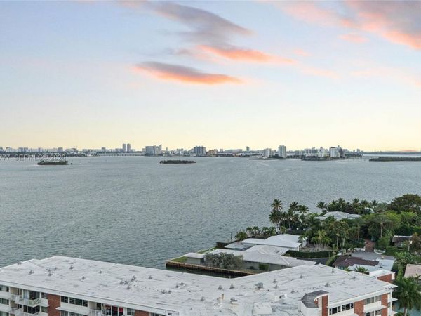 4000 Towerside Ter , Unit 1712, Miami, FL 33138
