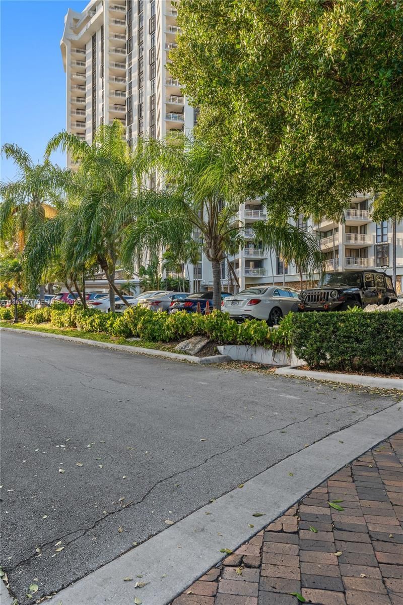 4000 Towerside Ter , Unit 1712, Miami, FL 33138 Photo
