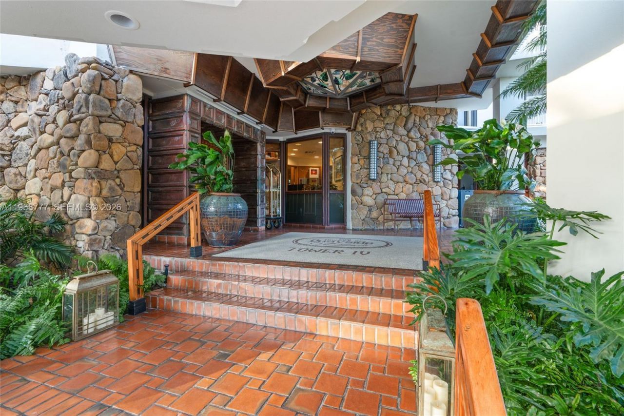 4000 Towerside Ter , Unit 1712, Miami, FL 33138 Photo