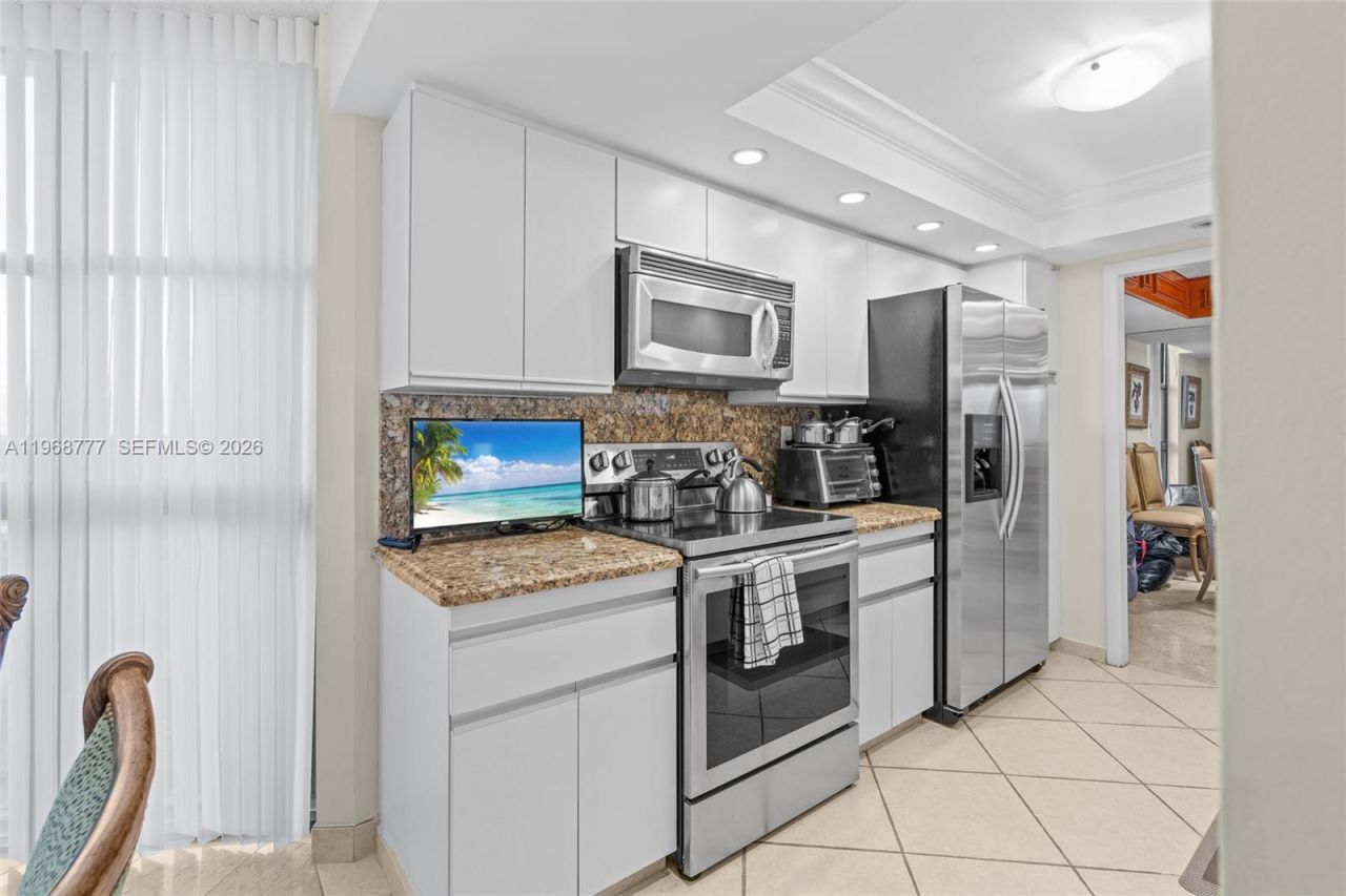 4000 Towerside Ter , Unit 1712, Miami, FL 33138 Photo