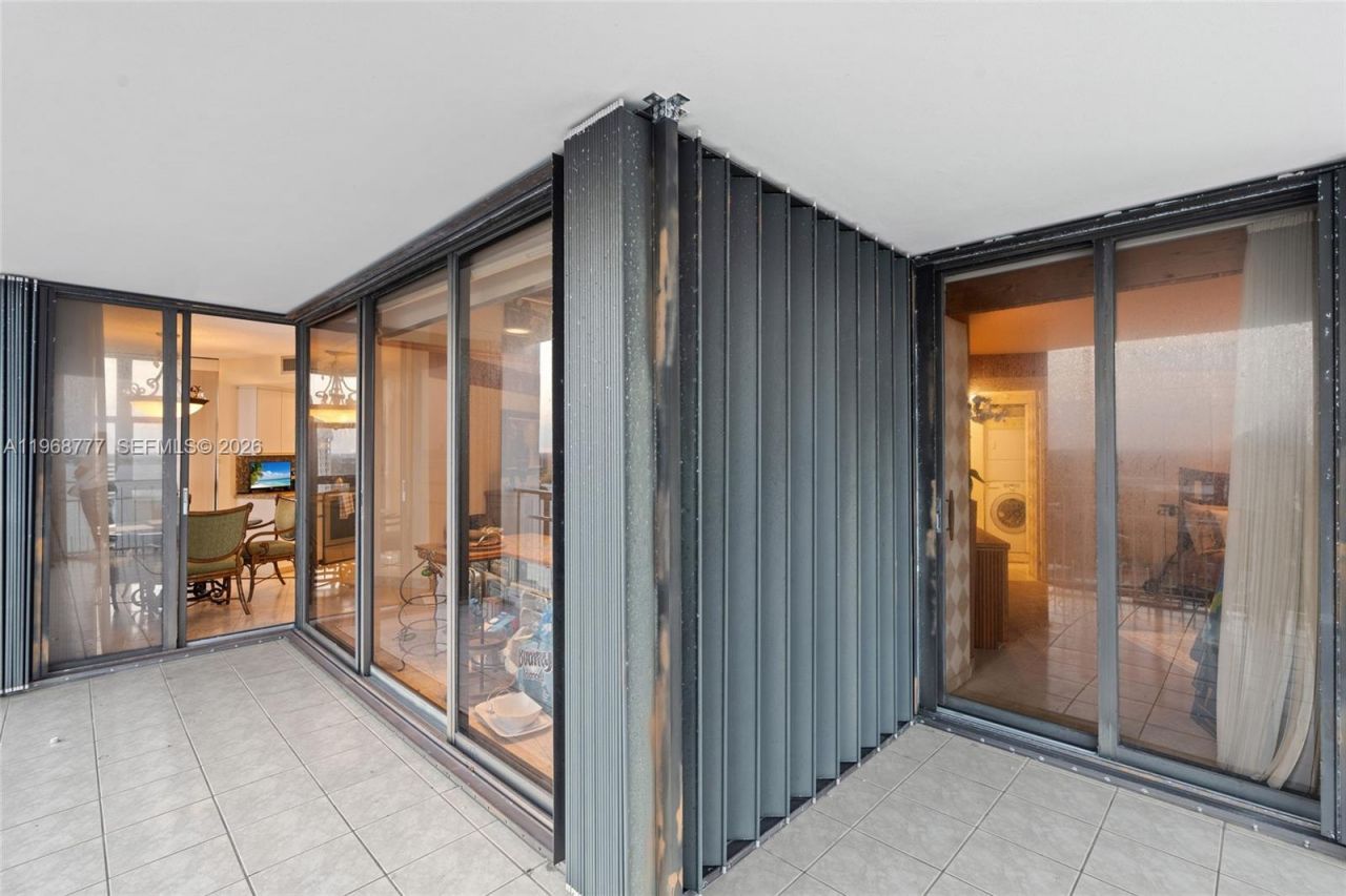 4000 Towerside Ter , Unit 1712, Miami, FL 33138 Photo