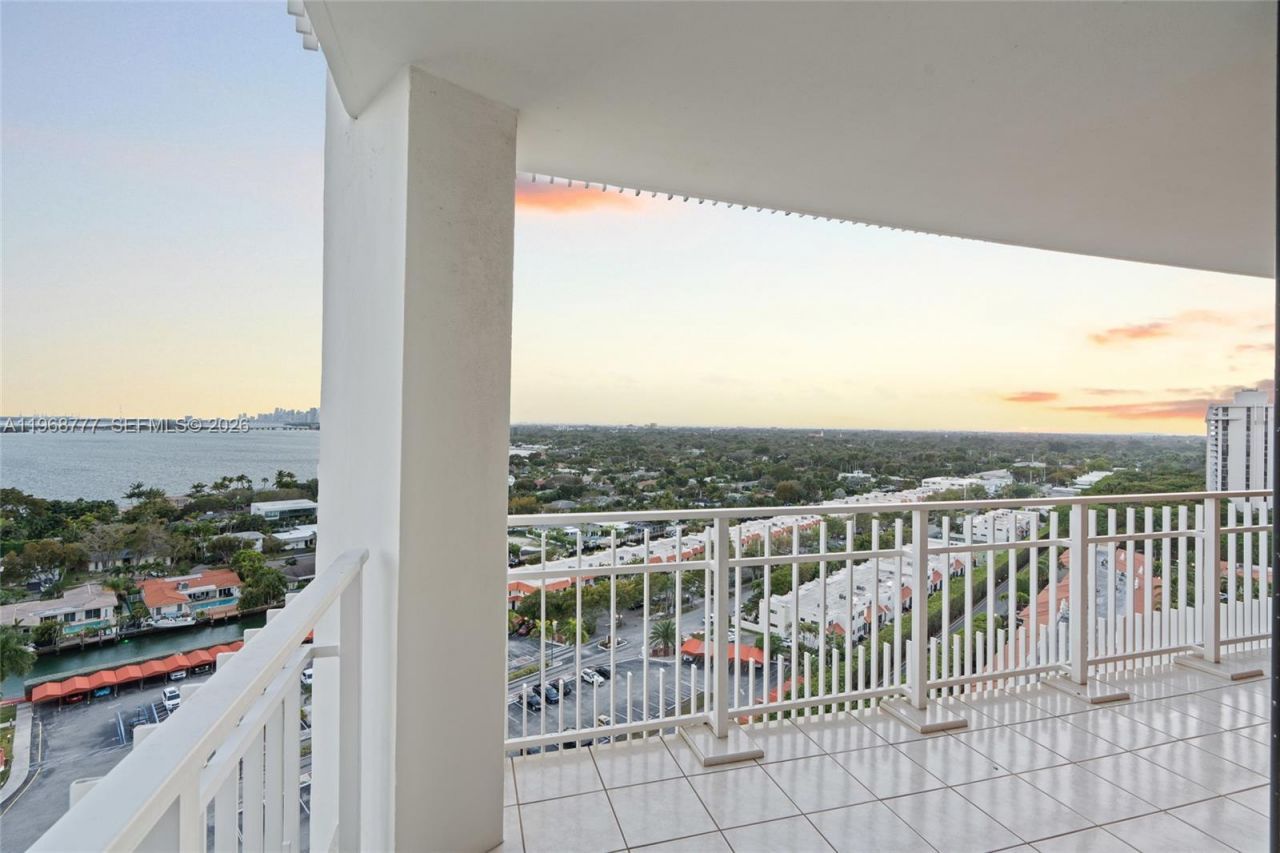 4000 Towerside Ter , Unit 1712, Miami, FL 33138 Photo