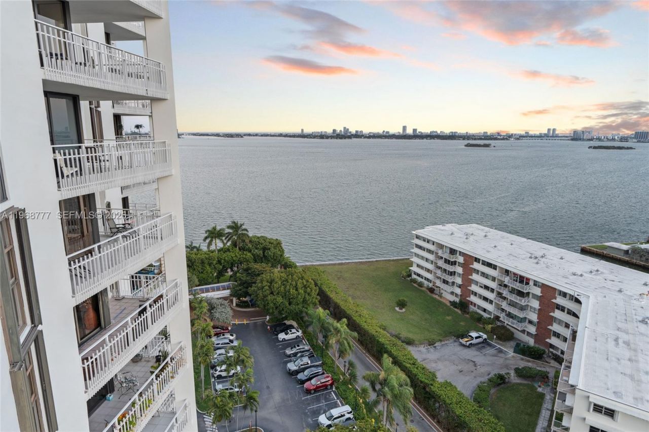 4000 Towerside Ter , Unit 1712, Miami, FL 33138 Photo
