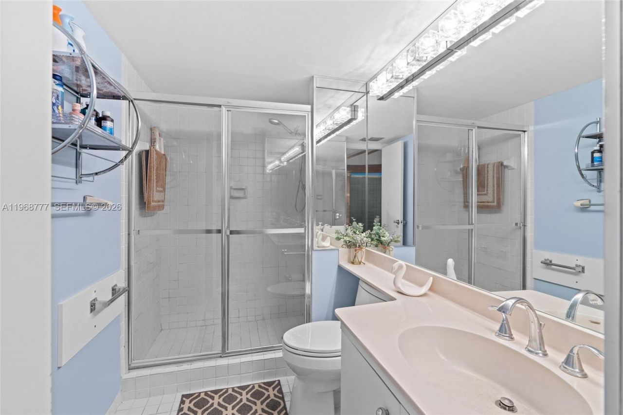 4000 Towerside Ter , Unit 1712, Miami, FL 33138 Photo