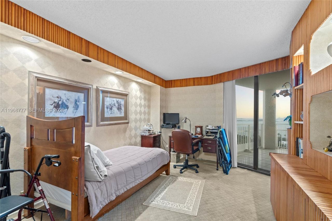 4000 Towerside Ter , Unit 1712, Miami, FL 33138 Photo