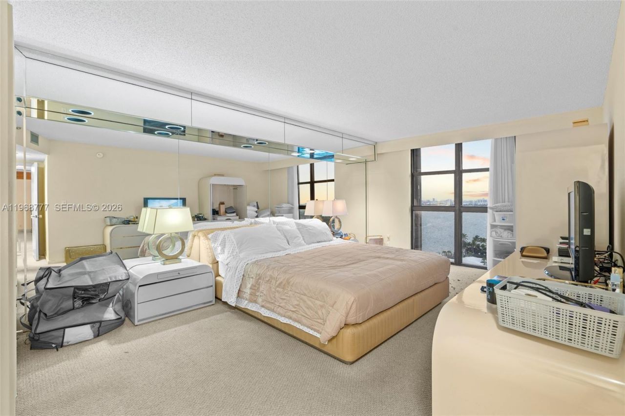 4000 Towerside Ter , Unit 1712, Miami, FL 33138 Photo